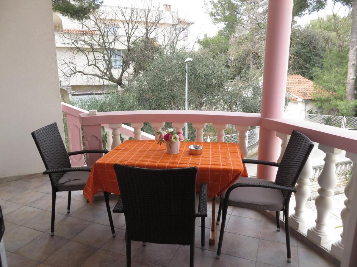 Gardenia Apartments Pakoštane Esterno foto