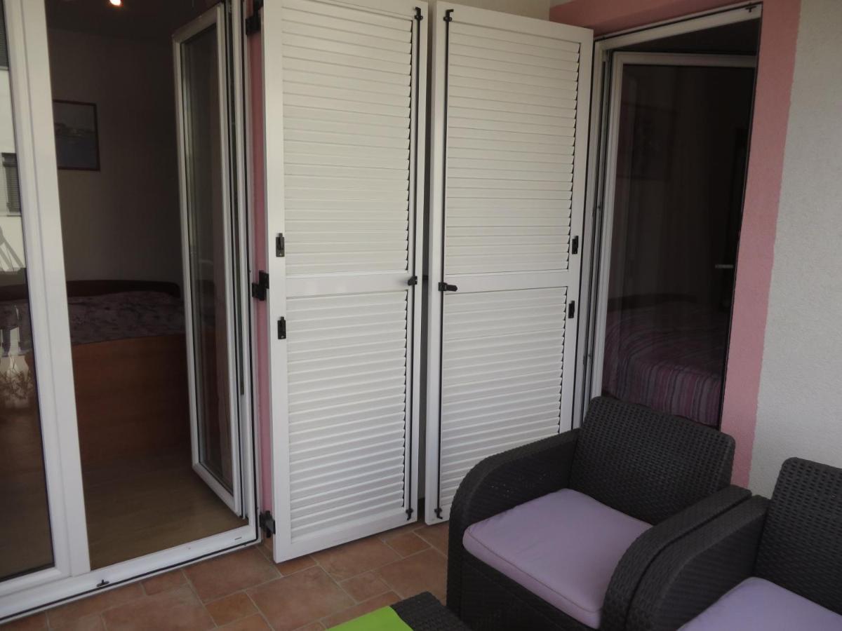 Gardenia Apartments Pakoštane Esterno foto