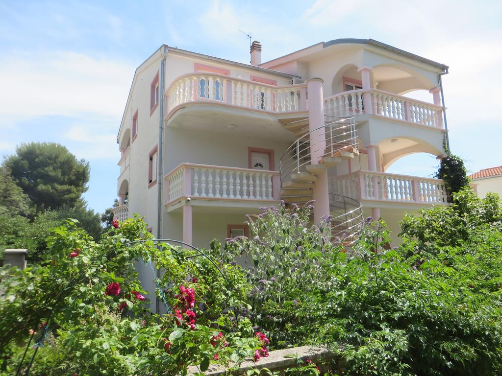 Gardenia Apartments Pakoštane Esterno foto