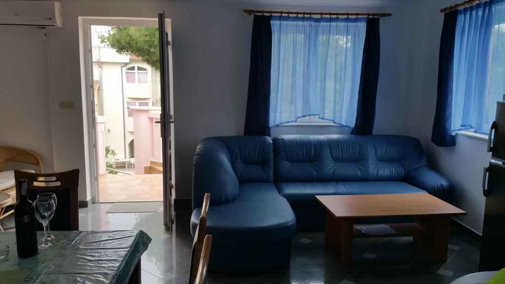 Gardenia Apartments Pakoštane Esterno foto